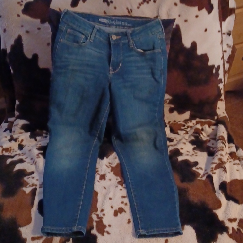 ROCK STAR, OLD NAVY CAPRIS, SIZE 4, MID RISE.